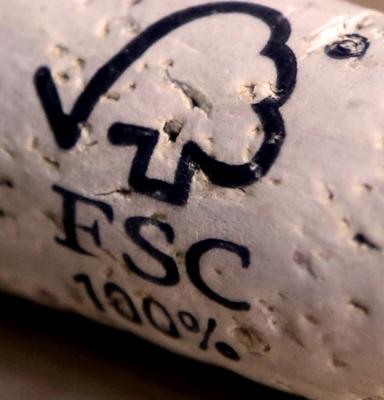 Sello FSC  sobre corcho de botella